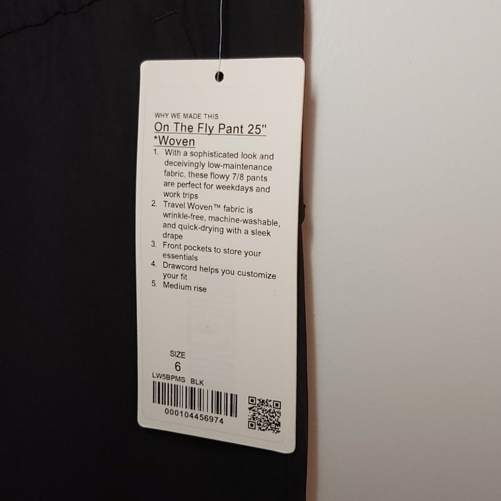 NWT On the fly 7/8 25" woven Lululemon pants - Picture 2 of 5